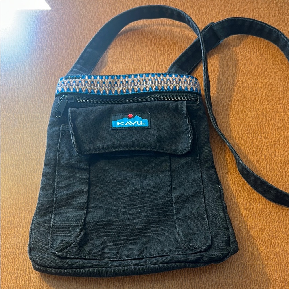 KAVU‎ Black Crossbody Bag